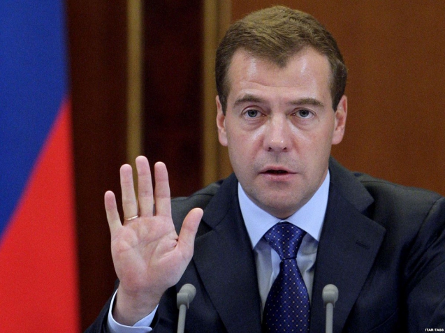 Медведев успокоил россиян: Россия останется социальным государством