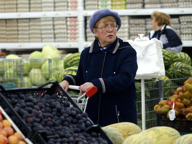 В России люди тратят большую часть своих доходов на еду
