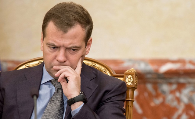 В Кремле считают, что кто-то специально портит репутацию Дмитрия Медведева