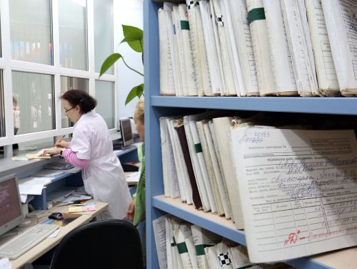 Правозащитники попросили Путина повысить зарплату врачам