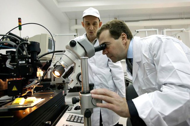 Ученые из Российской академии наук потребуют от правительства повышения затрат на фундаментальную на
