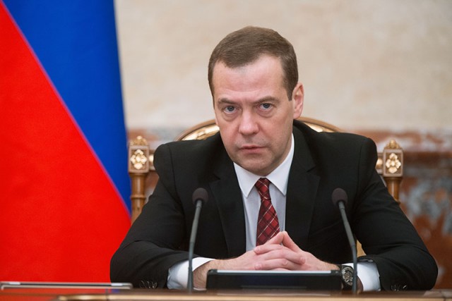 «Недалекий» Медведев снова возглавил правительство